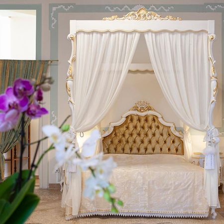 Luxury Apartment Pesaro Papafava Venice Luaran gambar