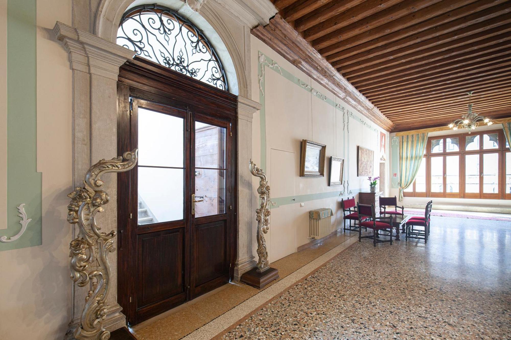 Luxury Apartment Pesaro Papafava Venice Luaran gambar
