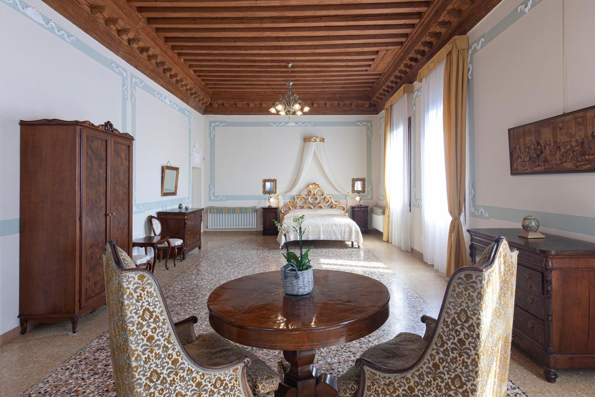 Luxury Apartment Pesaro Papafava Venice Luaran gambar