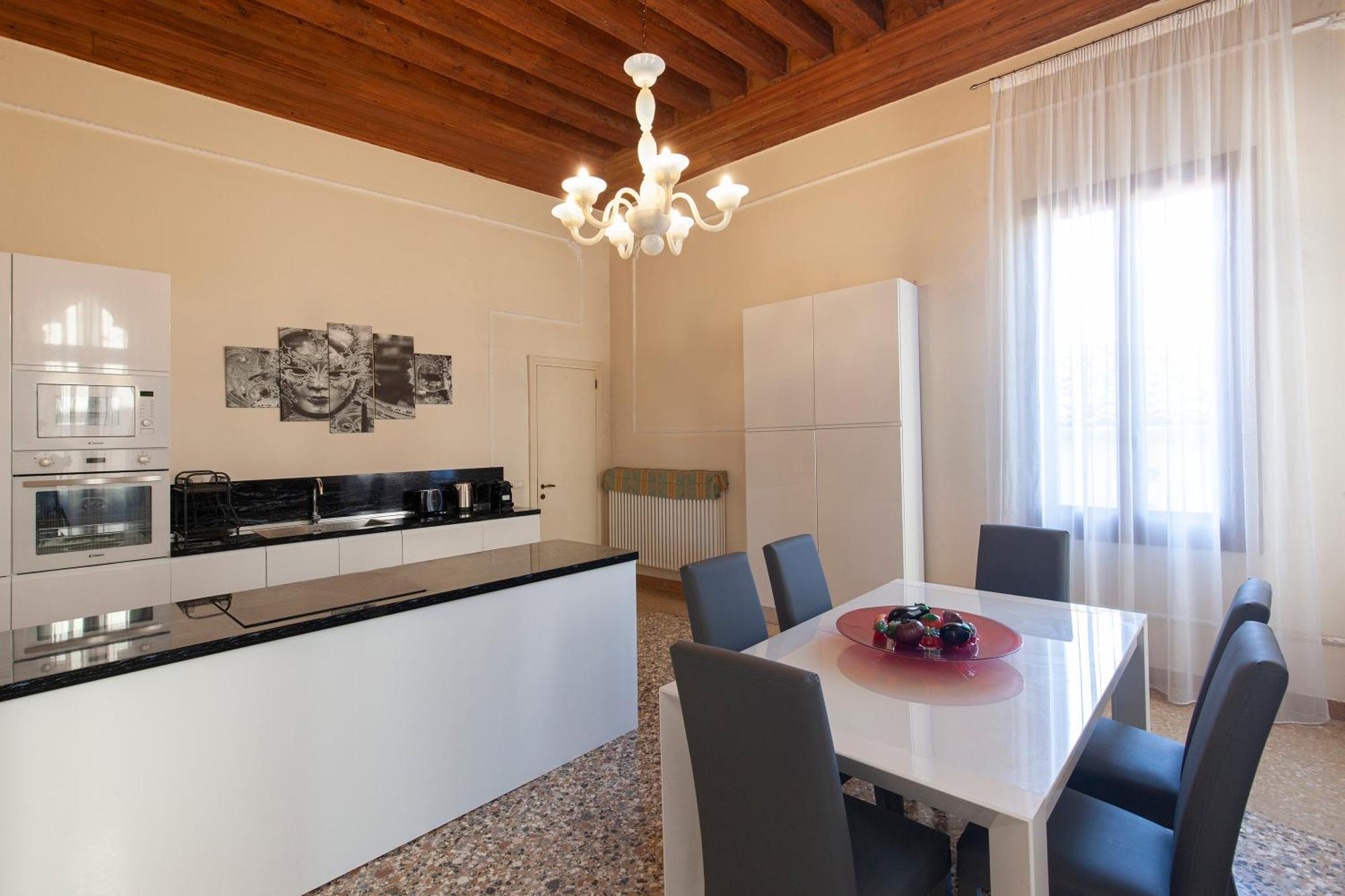 Luxury Apartment Pesaro Papafava Venice Luaran gambar