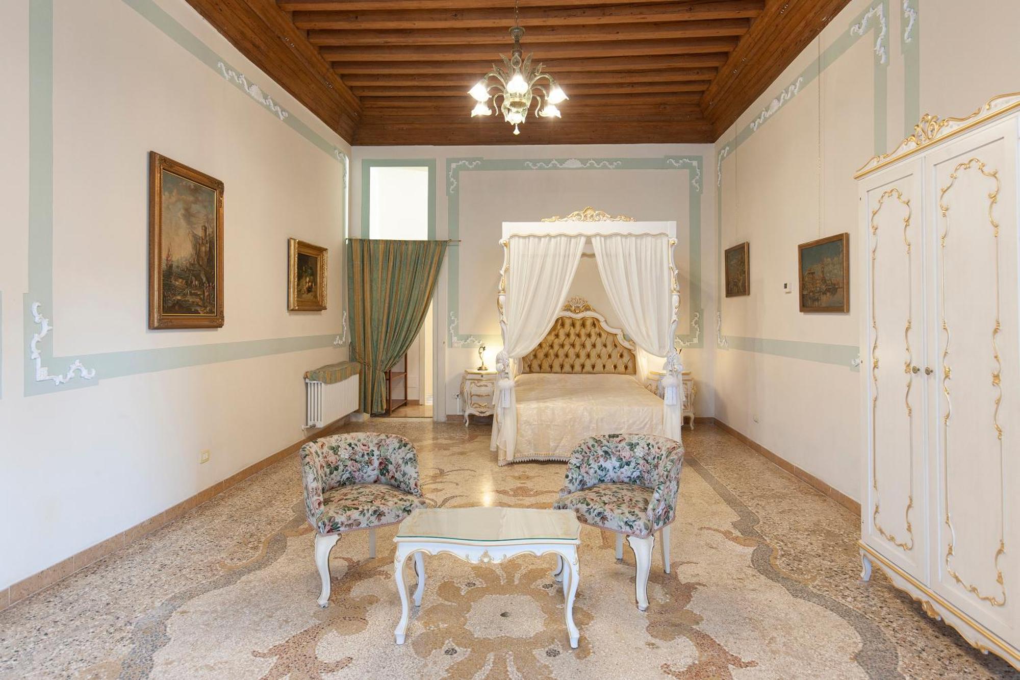 Luxury Apartment Pesaro Papafava Venice Luaran gambar