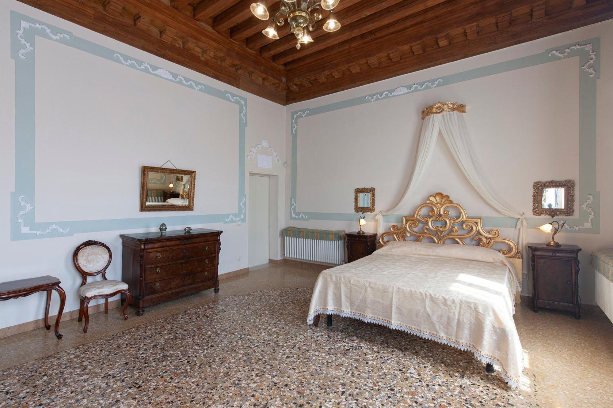 Luxury Apartment Pesaro Papafava Venice Luaran gambar