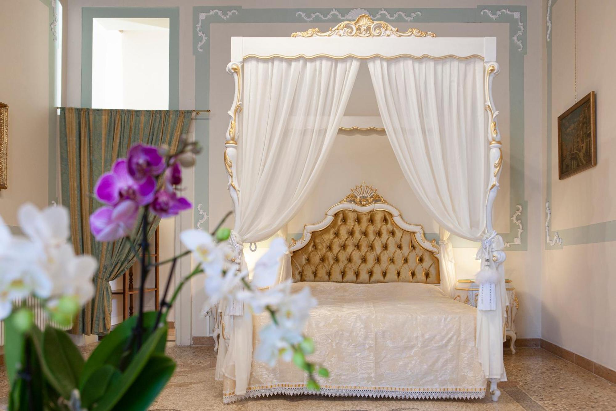 Luxury Apartment Pesaro Papafava Venice Luaran gambar